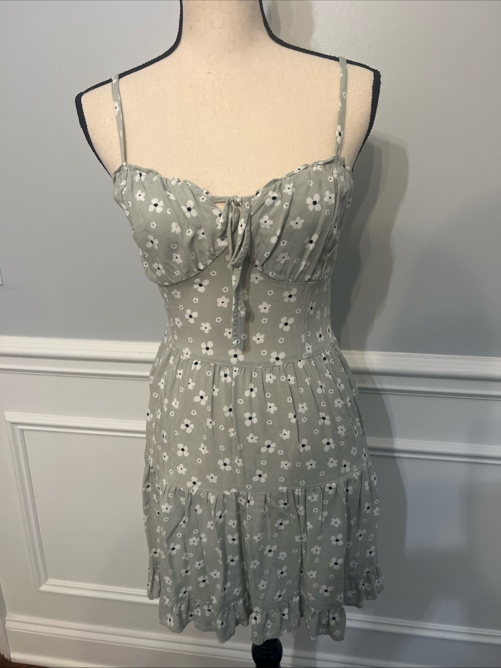 Hollister Green Floral 90s Print Milkmaid Mini Dress Size Small Cottagecore